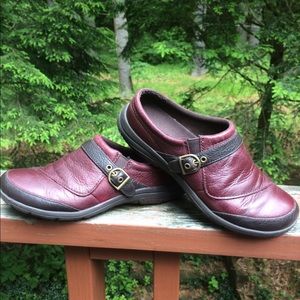 Merrill Leather Clogs Size 8.5